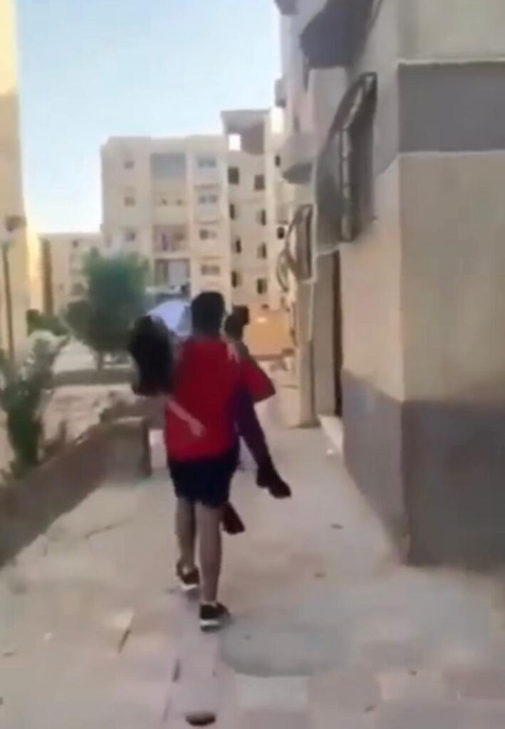 مصر.. السلطات توضح حقيقة فيديو "الزوج الذي قتل زوجته في الشارع"