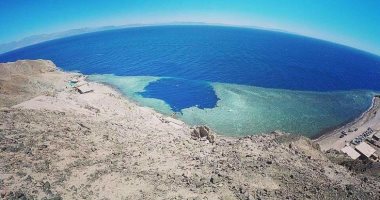 مكان السحر والغموض.. الثقب الأزرق المصرى فى دهب أعمق نقطة بالبحر الأحمر ..فيديو