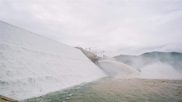 من موقع سد النهضة.. رئيس الوزراء الإثيوبي يزعم: لا نؤذي أحدً