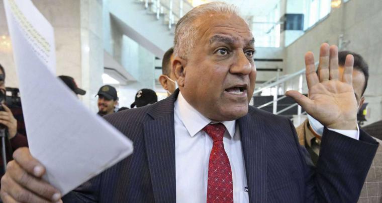 خشان هو نائب مستقل عرف بانتقاداته للتيار الصدري