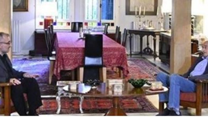 'نداء الوطن' عن لقاء كليمنصو امس ... جنبلاط لـ'حزب الله': لا للحرب ولا لرئيس من 8 آذار