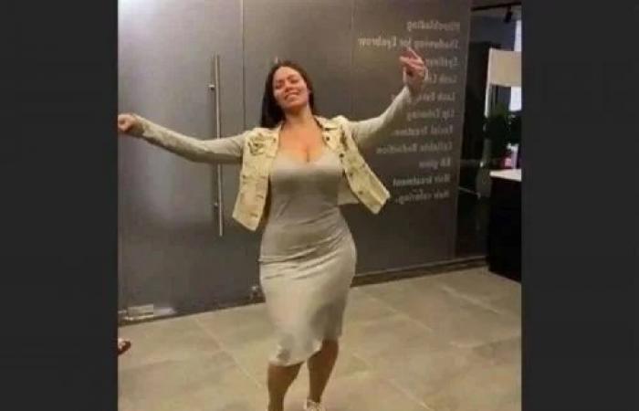 نميمة الفن: لورديانا بموقف محرج بسبب بدلة رقصها وظهورها من دون ملابس داخلية يحدث ضجة ومتابع: غلبتي سما المصري ..اتفرج
