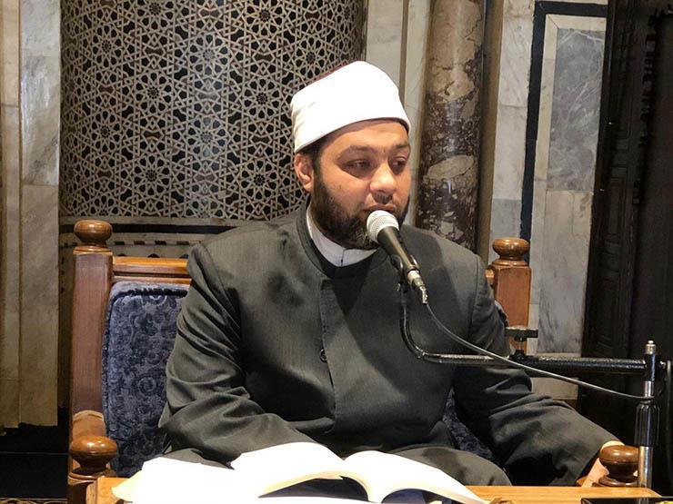 هل فعلاً الزوجة غير ملزمة شرعًا بشغل البيت ولا حضانة الأطفال؟.. باحث بالأزهر يوضح (خاص)