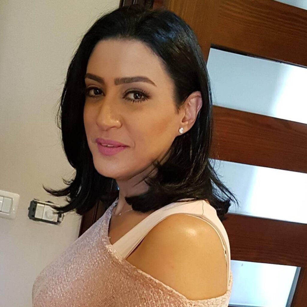 وفاء صادق تعاني أزمة صحية دقيقة وتطلب الدعاء