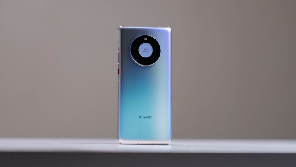 Huawei Mate 40 Pro بطل لقطة من الخلف