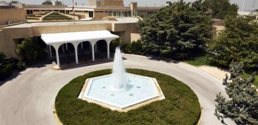 ‎ما يُنسَب لعون من مواقف وخطوات وإجراءات ‎ادّعاء في قراءة النوايا وافتراء