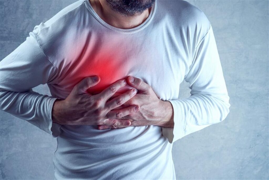 6 أسباب للمعاناة من آلام القفص الصدري- أخطرها سرطان الرئة