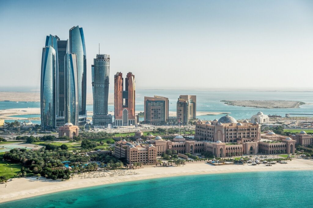 73.5 % مساهمة القطاعات غير النفطية في الناتج الإجمالي للإمارات
