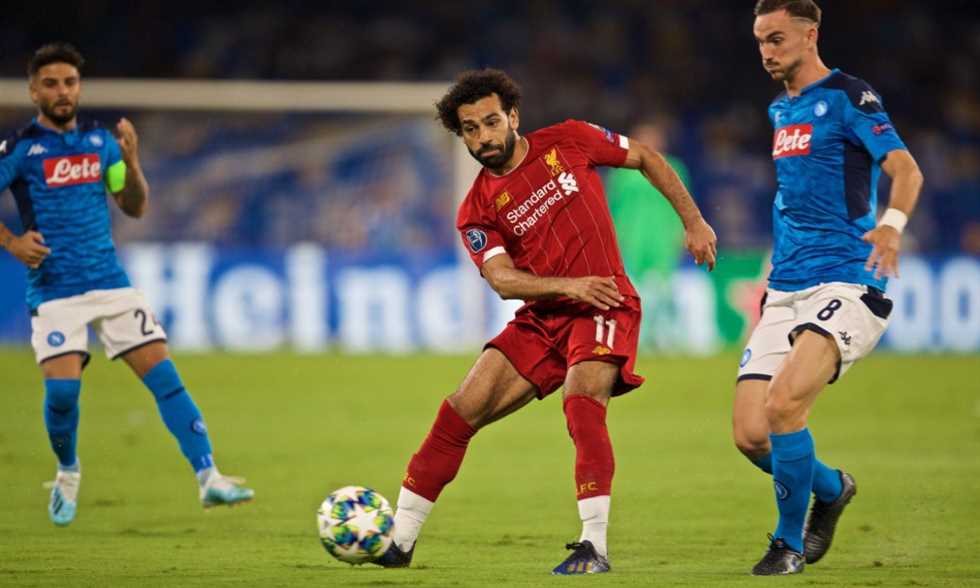 FilGoal | أخبار | فريق ليفربول يتجول في شوارع نابولي وسط حراسة مشددة