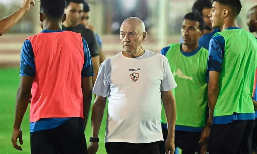 FilGoal | أخبار | مران الزمالك الأول في قطر – لمسة سريعة للكرة في مباراة الـ14 لاعبا استعدادا لـ الهلال