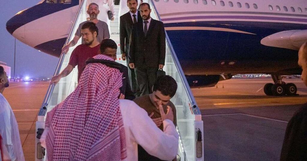 أول تعليق من والد المغربي المفرج عنه من أوكرانيا