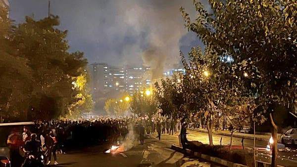 إيران.. عشرات القتلى ورقعة الاحتجاجات تتسع