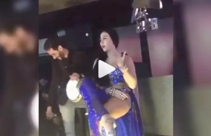 اتفرج.. صافيناز بفستان شفاف يظهر ماتحته يثير ازمة في mbc ومتابع: كله حاجة ظهرت