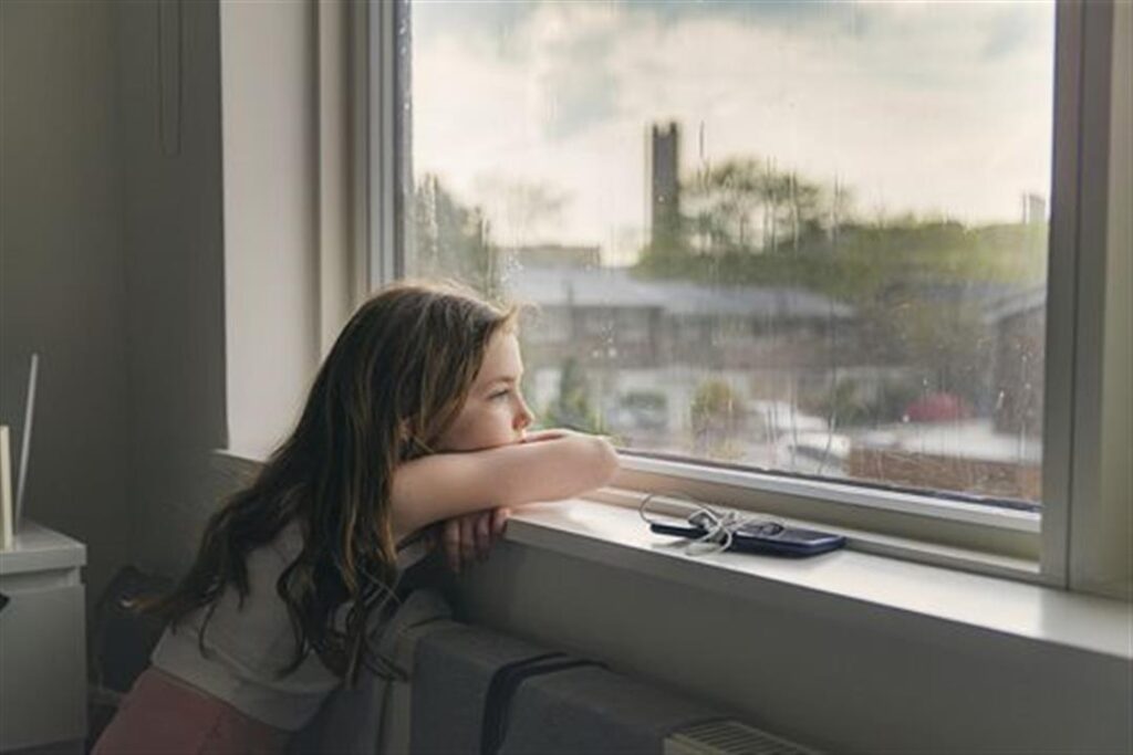 اكتئاب الخريف عند الأطفال.. أسباب الاضطراب العاطفي الموسمي و