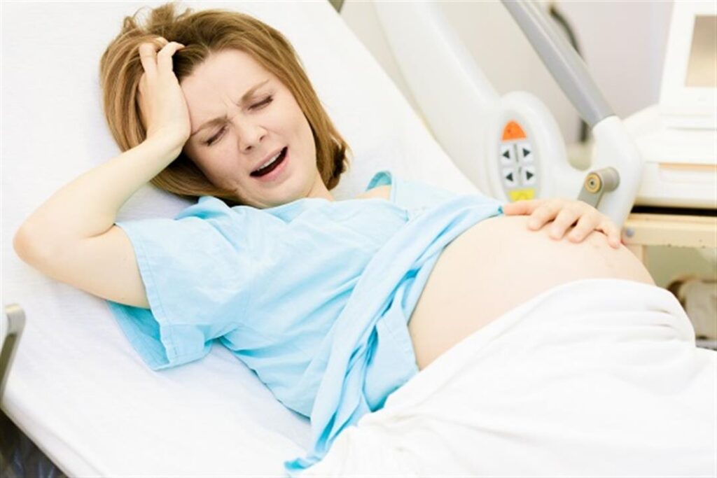 الأضرار النفسية الناتجة عن عنف الولادة