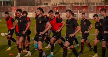 الأهلى يفكر فى التراجع عن تدعيم حراسة المرمى والظهير الأيمن.. اعرف السبب