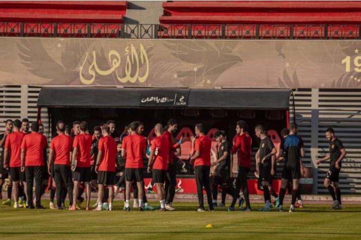 الأهلي يحاول إنهاء أزمة سفر اللاعبين الشباب لهولندا