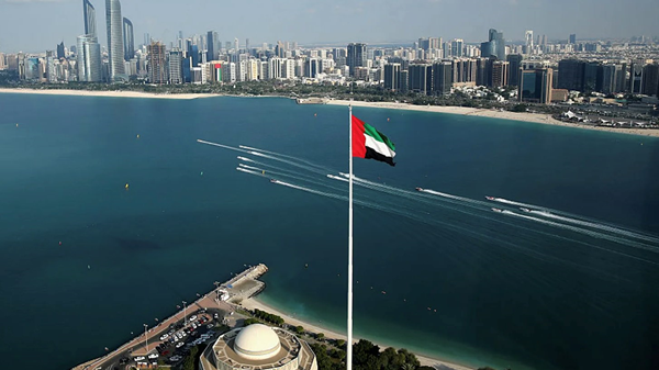 الإمارات تبدأ تخفيفاً «استثنائياً» على قيود «كورونا» اعتباراً من غد