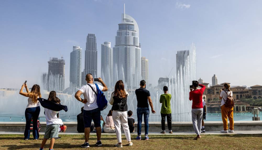 الإمارات وجهة لـ 100 مليون سائح خلال 5 سنوات