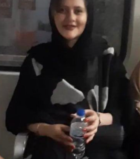 الإيرانية تعرضت للتعذيب بسبب الحجاب