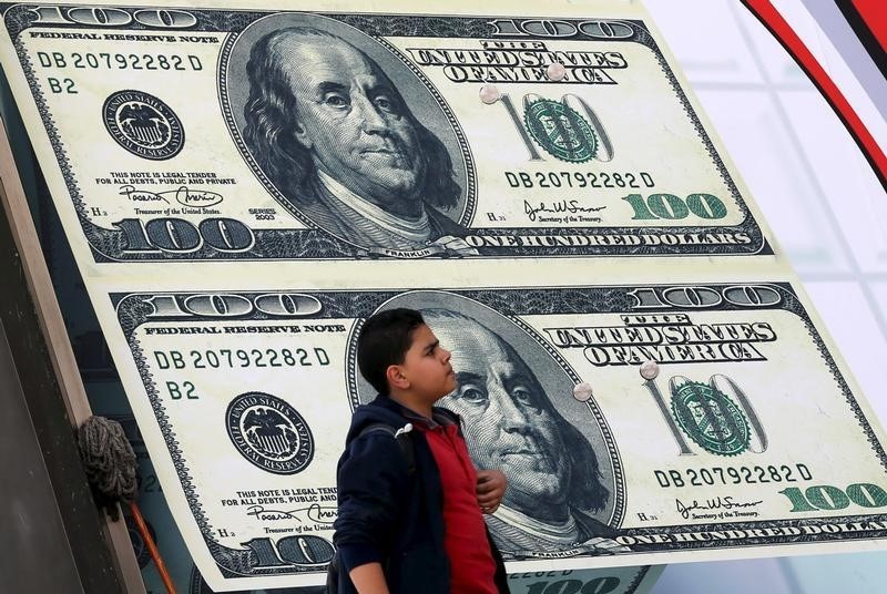 توقعات: الجنيه سينخفض لـ 22.. قرار يترقبه المصريون ماذا يحدث يوم الخميس المقبل؟