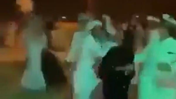 السعودية.. القبض على شخصين لاعتدائهما على فتاة في أحد الأماكن العامة