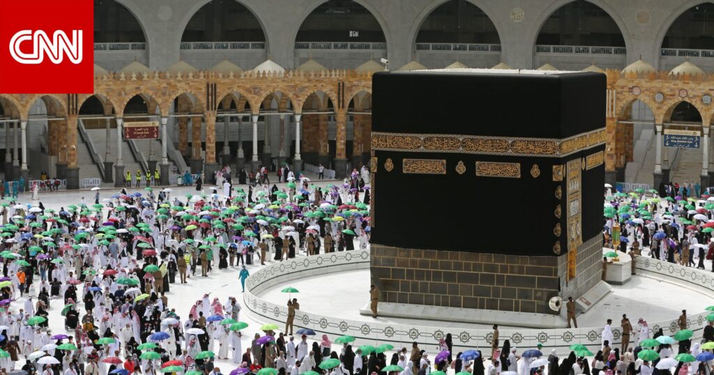 السعودية.. قضية "إرضاع الكبير" تثير جدلا بين مدير "الهيئة" السابق في مكة ومغردين