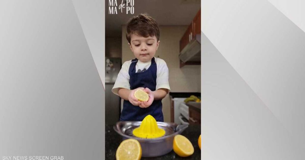 "الشيف بوبو".. طباخ صغير يلهب مواقع التواصل الاجتماعي