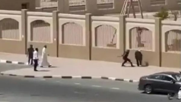 الكويتي المعتدي على زوجته يشعل زوبعة.. "توظفت دون علمي"