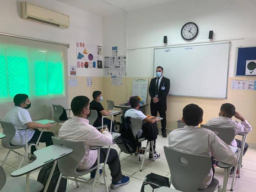 النقل من مدرسة إلى أخرى يربك الطلبة