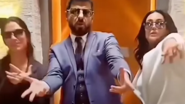 "انتش واجري".. لحن عالمي يتحول لأغنية غريبة في مصر