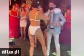 بدون خجل بالبيكيني.. صدق او لا تصدق عروسة تخلع ملابسها قطعة قطعة أمام الجميع في حفل زفافها وتقوم بالرقص بملابسها الداخلية