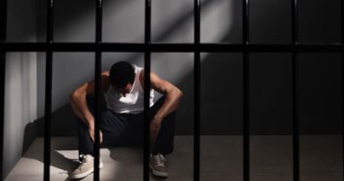 بعد إحالته للجنايات.. ما الذي ينتظر سائق طريق السويس أمام المحكمة