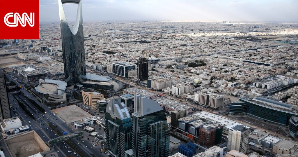 بعد انتشار مقطع فيديو لـ"محاضرة في الحرم".. أكاديمي سعودي يتحدث عن "سرطان الصحوة" وطريقة علاجه