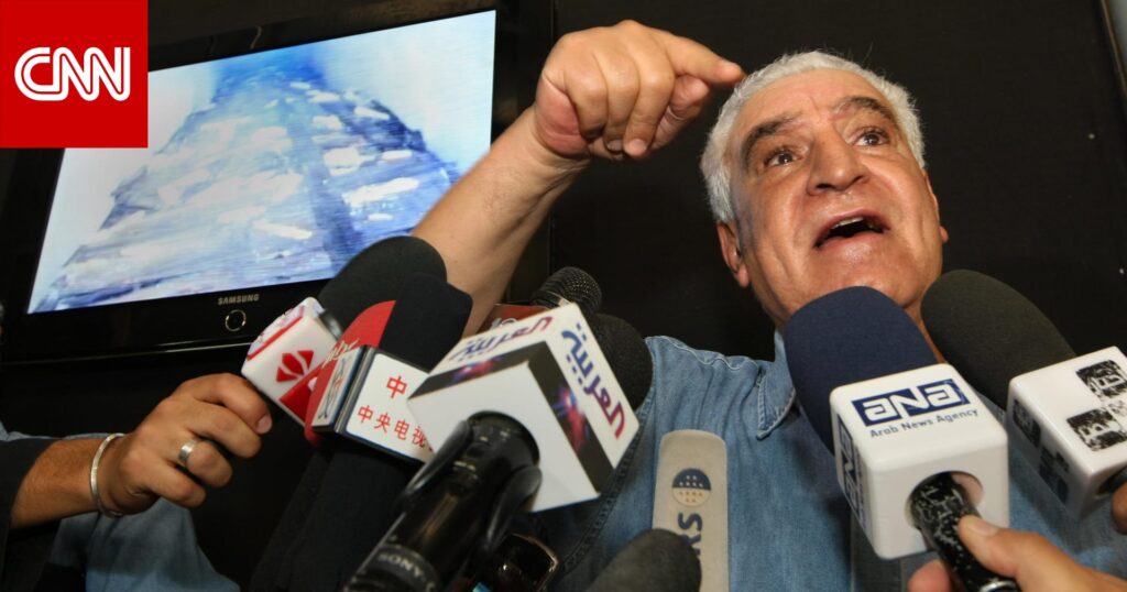 بعد ضجة تمثال شامبليون والقدم على رأس رمسيس الثاني.. عالم مصريات يعلق لعمرو أديب