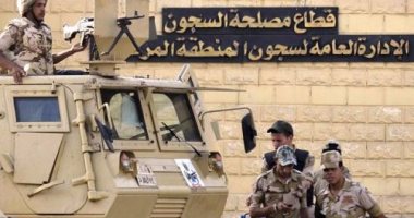 ترحيل متهم صادر ضده 300 حكم قضائى و580 سنة حبس لمصلحة السجون