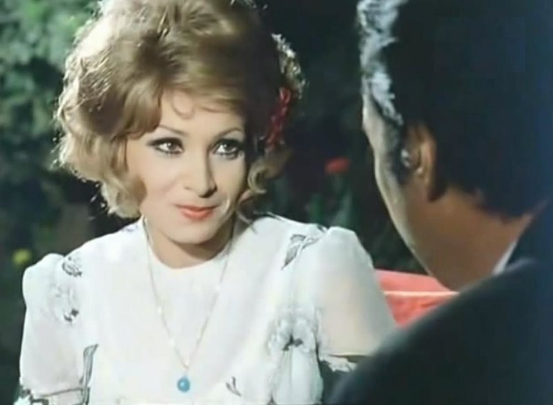 جميلة السينما التي تشوه وجهها.. تزوجت أقوى رجال مبارك سراً وأصيبت بالشلل بعد طلاقها منه.. لن تصدق من تكون!