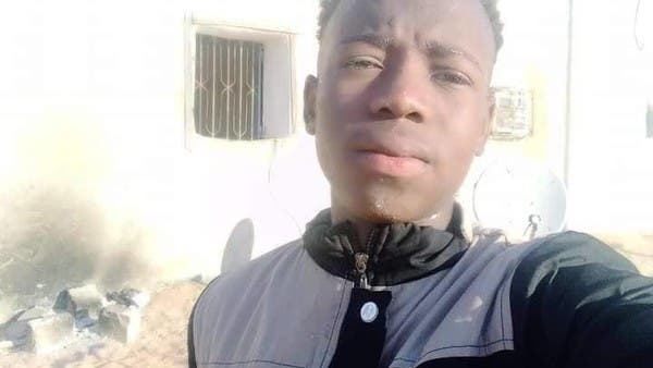 "جيب الفلوس تطلع".. مشاهد قاسية لتعذيب طفل سوداني بليبيا