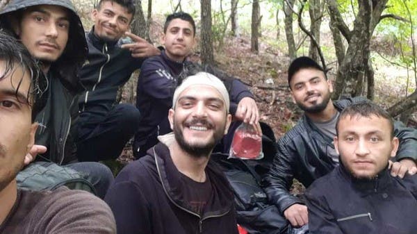 سوري يوثق على تويتر تسلله لأوروبا.. "كلاب ورشاوى علنية"