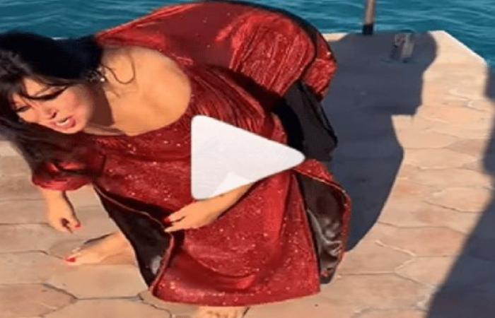 شاهد .. اتفرج.. فستان فيفي عبده يضعها في موقف محرج أثناء وصلة رقص بلدي!