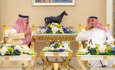 شاهد .. خادم الحرمين يستقبل ملك البحرين ويقيم مأدبة غداء تكريماً له • صحيفة المرصد