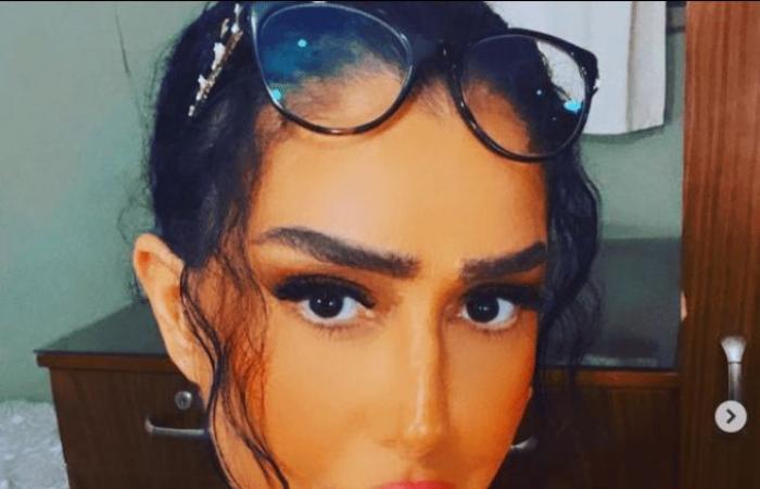 شاهد .. دون خجل.. غادة عبد الرازق تستعرض أنوثنها في غرفة نومها بهذه الحركات.. اتفرج