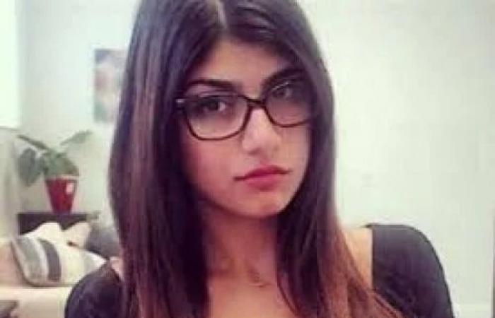 شاهد .. ميا خليفة تُلهب الأنترنت بالمايوه الاخضر أظهر كل شيء في أجرأ إطلالة على وجه الأرض !!