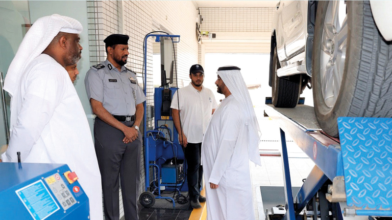 شرطة أبوظبي تفتتح مسار فحص مركبات جديداً في العين