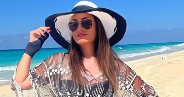 صيف نرمين الفقى فى الساحل.. كاش مايو وملابس بحر وصور مع الأصدقاء