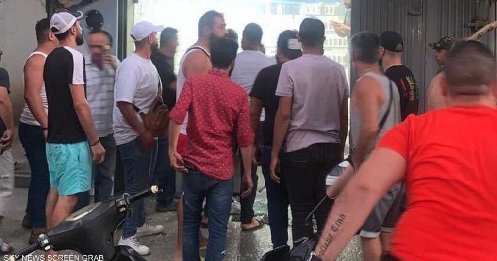 طرابلس لبنان "ثكنة أمنية" بعد مأساة متجر الهواتف