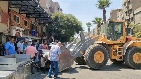 غلق مطعم كبدة البرنس بإمبابة للتعدي على حرم الطريق العام