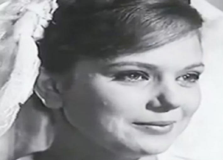فاتنة السينما المصرية.. أحبها سكرتير المشير عامر فأدخل زوجها مستشفى المجانين ليتزوجها !!