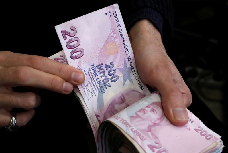 عاجل: فايننشيال تايمز.. 24 مليار دولار غامضة تدخل تركيا والليرة قرب قاع تاريخي