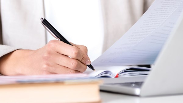 في اليوم الدولي للترجمة.. الإمارات تقود جهود إثراء المكتبة العربية
